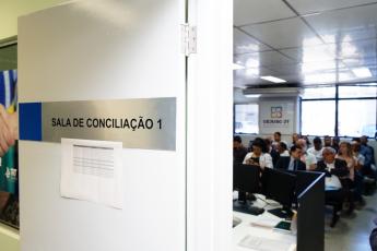Jurisdicionados aguardam no Cejusc início das audiências de conciliação