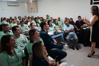 Juíza do TRT/AL fala sobre saúde e bem-estar mental em visita ao hospital Veredas