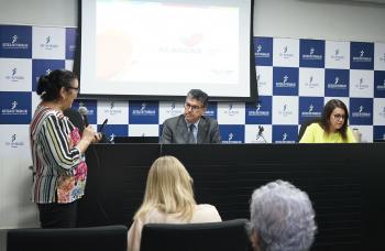 Juiz Alonso Filho e a procuradora Virginia Gonçalves na reunião do Fetipat