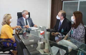 Presidente e ouvidora do TRT-19 recebem representantes do BB