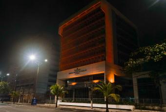 Sede do TRT-19 ganha cor laranja em campanha contra violência sexual infantil