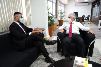 Presidente do TRT-19, desembargador Marcelo Vieira, à direita.