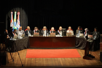 Mesa de honra da sessão itinerante de Penedo