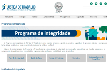 Página com fundo branco, um quadro azul com o nome em letras brancas Programa de Integridade e uma imagem de quebra cabeça