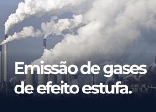 torres com uma saída forte de fumaça