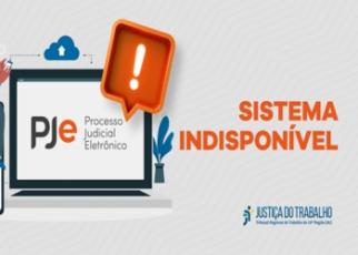A imagem é um card informativo do Tribunal Regional do Trabalho da 19ª Região que comunica a indisponibilidade do sistema PJe (Processo Judicial Eletrônico). A arte exibe a ilustração de um computador com a logomarca do PJe e um ícone de alerta em destaque, acompanhados da mensagem “Sistema Indisponível”. Ao fundo, há elementos gráficos relacionados à tecnologia e computação em nuvem.