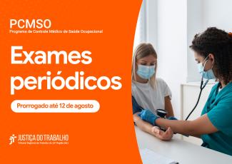 Card com o fundo laranja no lado esquerdo com letras brancas e no lado direito há duas pessoas de máscaras. E uma delas está sendo examinada.