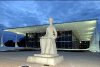 Ministro determina suspensão de processos sobre validade de norma coletiva que restringe direito trabalhista