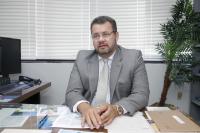 Na manhã de terça-feira (01.09), o juiz titular da 7ª Vara do Trabalho de Maceió, Alan da Silva Esteves, deferiu pedido de tutela antecipada ajuizado em Ação Civil Pública (ACP) pelo Ministério Público do Trabalho da 19ª Região (MPT) contra a empresa de transportes Veleiro. O magistrado determinou que a empresa, a contar da ciência de sua decisão, proceda ao pagamento dos salários dos seus empregados até o 5º dia útil do mês subsequente ao trabalhado.
