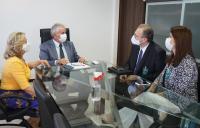 Presidente e ouvidora do TRT-19 recebem representantes do BB