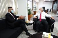 Presidente do TRT-19, desembargador Marcelo Vieira, à direita.