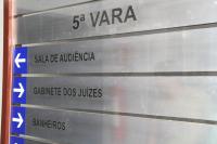 Placa de identificação da 5ª Vara de Maceió