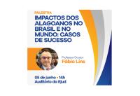 Card com letras nas cores azul e laranja e foto de um homem usando óculos à direita.