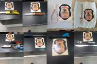Várias fotos do distintivo da Polícia Judicial. Há vários objetos perto delas, como facas, canivetes, tesouras, alicates, garfos e estiletes.