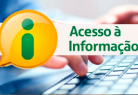 Card de fundo branco e azul com a imagem de dedos  em um teclado azul, à esquerda, a uma bola com a letra i na cor verde