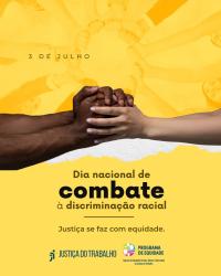 Foto com fundo amarelo e os braços e mãos de dua pessoas morenas