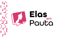Imagem em fundo claro com a logomarca “Elas em Pauta”. À esquerda, há o desenho estilizado do perfil de uma mulher dentro de um balão de diálogo rosa, remetendo à voz e protagonismo feminino. À direita, o nome do projeto aparece em destaque, com “Elas” em preto e “em” em rosa, seguido de “Pauta” em preto.